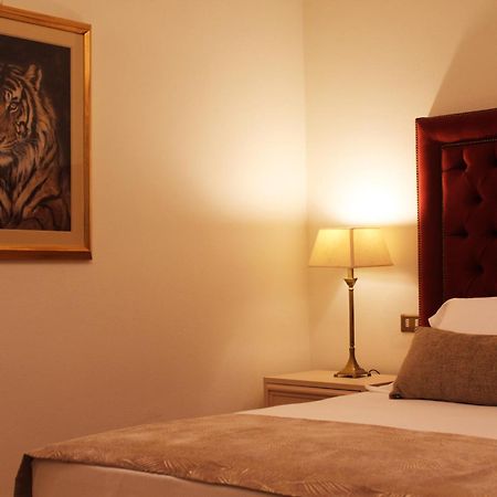 Villamara Luxury Rooms La Spezia Extérieur photo